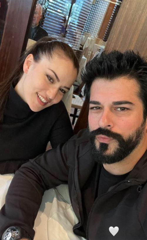 2. oğullarını kucağına alan Fahriye Evcen ve Burak Özçivit'den aşk pozu!