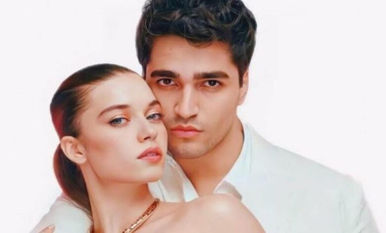 Afra Saraçoğlu ve Mert Ramazan Demir birlikte tiyatroya gitti! Yalı Çapkını'nın yıldızları... - Haberois Afra Saraçoğlu ve Mert Ramazan Demir birlikte tiyatroya gitti! Yalı Çapkını'nın yıldızları...