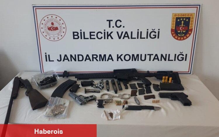 Bilecik Pazaryeri'nde yasa dışı silah ticaretine Jandarma engeli! - Haberois Bilecik Pazaryeri'nde yasa dışı silah ticaretine Jandarma engeli!