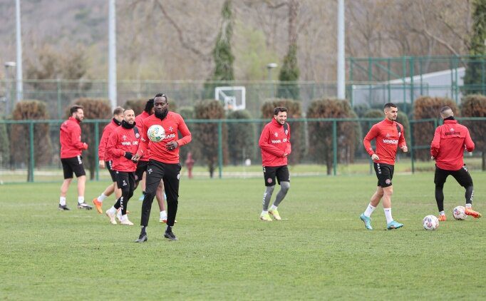 Karagümrük'te, İstanbulspor mesaisi sürüyor - Haberois Karagümrük'te, İstanbulspor mesaisi sürüyor