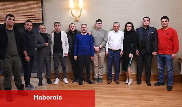 Kemer Belediyesi Lideri Necati Topaloğlu, Kemer Arama Kurtarma Gönüllüleri ile iftar yemeğinde bir ortaya geldi - Haberois Kemer Belediyesi Lideri Necati Topaloğlu, Kemer Arama Kurtarma Gönüllüleri ile iftar yemeğinde bir ortaya geldi