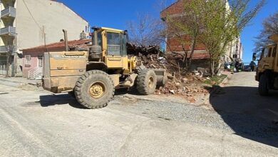 Malkara Belediyesi Tarafından Metruk Binanın Yıkımı Gerçekleştirildi