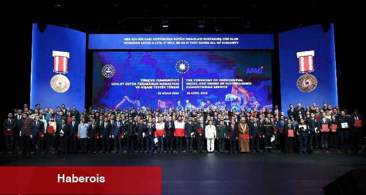 55 bin kişiye 'fedakârlık' nişanı!