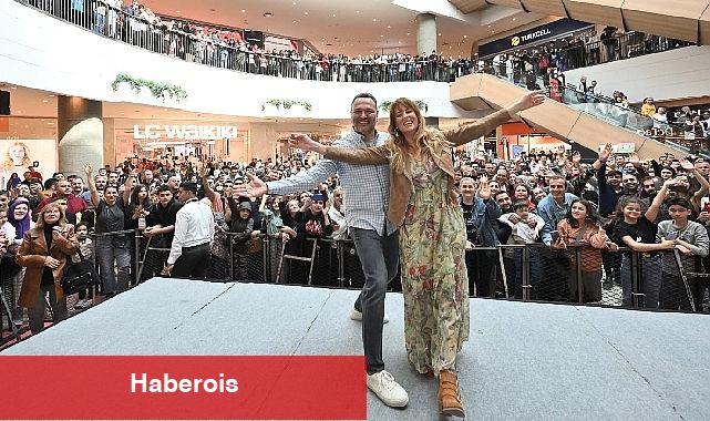 Ali Sunal ve Doğa Rutkay 'Hava Muhalefeti' filmi için İzmir'de seyirci ile buluştu - Haberois Ali Sunal ve Doğa Rutkay 'Hava Muhalefeti' filmi için İzmir'de seyirci ile buluştu