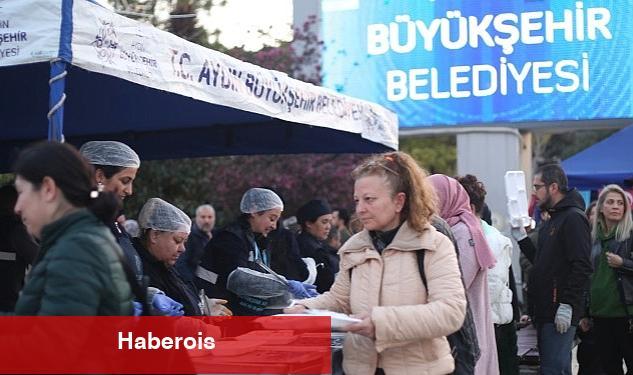 Aydın Büyükşehir Belediyesi'nin kurduğu klasik iftar sofraları, binlerce Aydınlıyı bir ortaya getirmeye devam ediyor - Haberois Aydın Büyükşehir Belediyesi'nin kurduğu klasik iftar sofraları, binlerce Aydınlıyı bir ortaya getirmeye devam ediyor