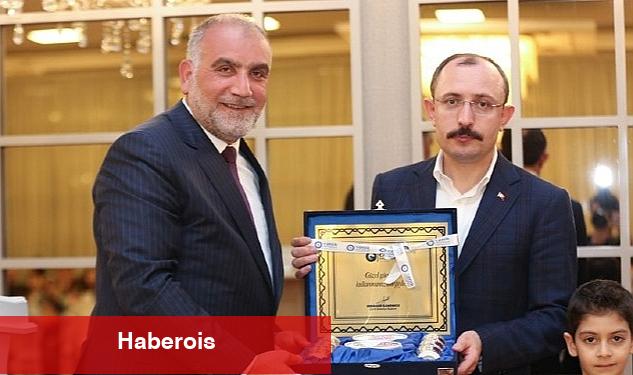Bakan Muş ve Başkan Sandıkçı Depremzede Ailelerle İftarda Bir Araya Geldi - Haberois Bakan Muş ve Başkan Sandıkçı Depremzede Ailelerle İftarda Bir Araya Geldi