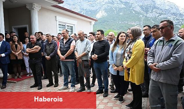 Başkan Topaloğlu belediye personeli ile bayramlaştı - Haberois Başkan Topaloğlu belediye personeli ile bayramlaştı
