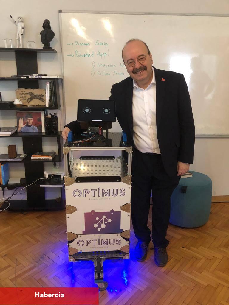 Bilim Kurgu Tutkunu Prof. Dr. Unutmaz’dan ‘Yerli’ Transformers Sağlık Robotu Projesi