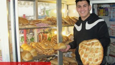Bursa Yenişehir'deki bu bakkalda pideler bedava