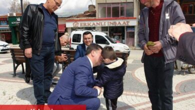 CHP’li Tüzün Pazaryeri'nde vatandaşla bayramlaştı - Haberois CHP’li Tüzün Pazaryeri'nde vatandaşla bayramlaştı