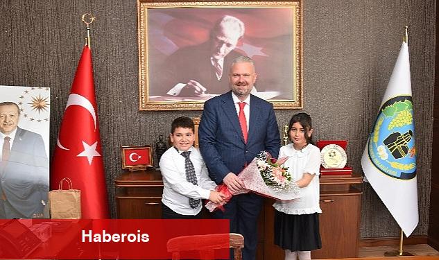 Çocuk Başkanlara Aydın Başkan Müjdesi: Belediyemizin Çocuk Köyü ve Macera Parkı Projeleri 29 Ekim'e Hazır Olacak - Haberois Çocuk Başkanlara Aydın Başkan Müjdesi: Belediyemizin Çocuk Köyü ve Macera Parkı Projeleri 29 Ekim'e Hazır Olacak