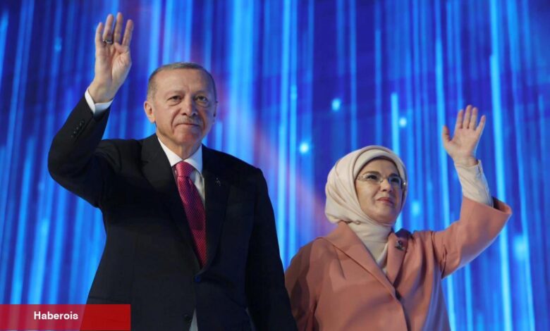 Emine Erdoğan: Milletimizin gönlüne giden yolun mimarıdır AK Parti! - Haberois Emine Erdoğan: Milletimizin gönlüne giden yolun mimarıdır AK Parti!