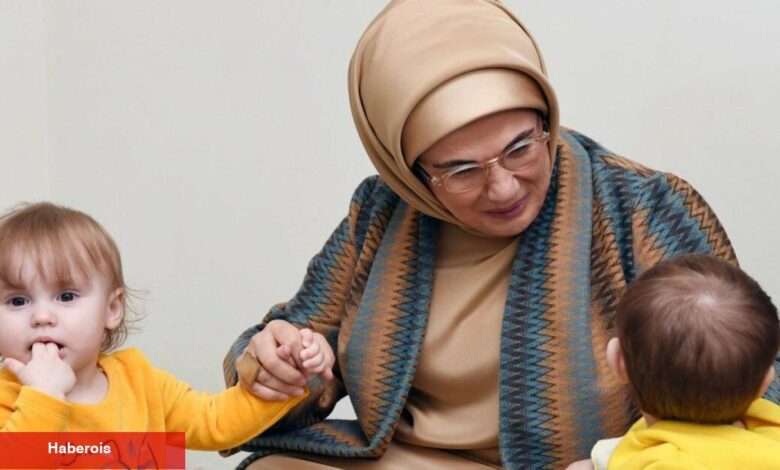 Emine Erdoğan 'Yetimler Günü' vesilesiyle esirgeyici ailelere teşekkür paylaşımı yaptı - Haberois Emine Erdoğan 'Yetimler Günü' vesilesiyle esirgeyici ailelere teşekkür paylaşımı yaptı
