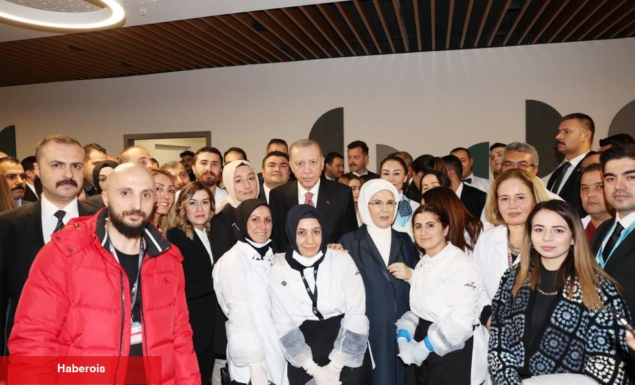 Emine Erdoğan'dan sıhhat çalışanlarıyla iftar paylaşımı geldi