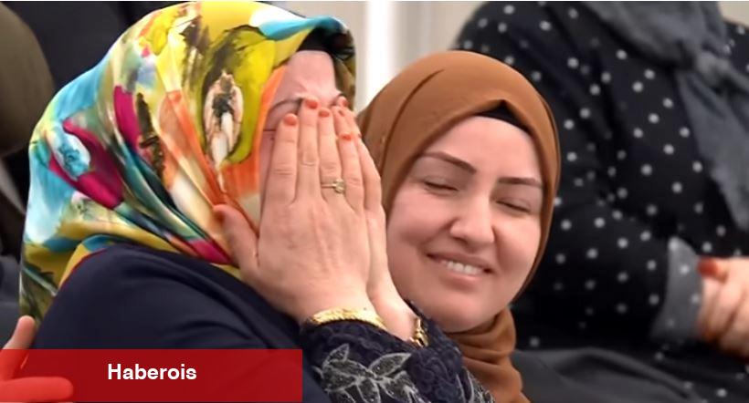 Esra Erol canlı yayında müjdeli haberi verdi! Bebek haberi stüdyoyu gözyaşlarına boğdu