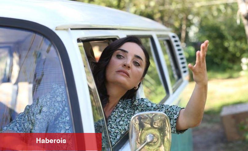 Fadik Sevin Atasoy'un annesi ile paylaşımı büyük ilgi gördü! Atasoy annesi Emel Göksu ile...