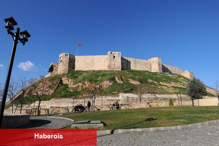 Hasar gören tarihi Gaziantep Kalesi'nde restorasyon başlıyor