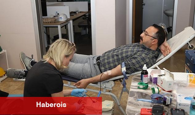 İSU Personeli Kızılay'a Kan Bağışında Bulundu - Haberois İSU Personeli Kızılay'a Kan Bağışında Bulundu