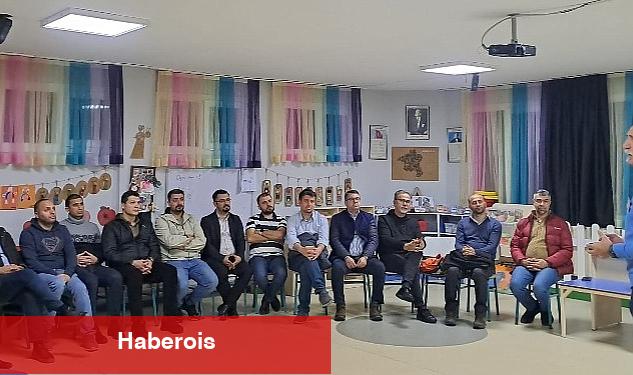 İzmirli babalar eğitimde - Haberois İzmirli babalar eğitimde