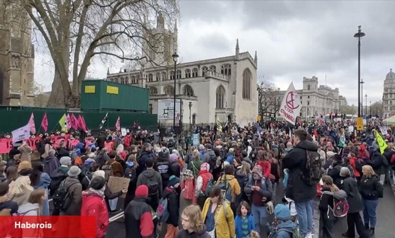 Londra'da iklim krizi şovları sürüyor - Haberois Londra'da iklim krizi şovları sürüyor