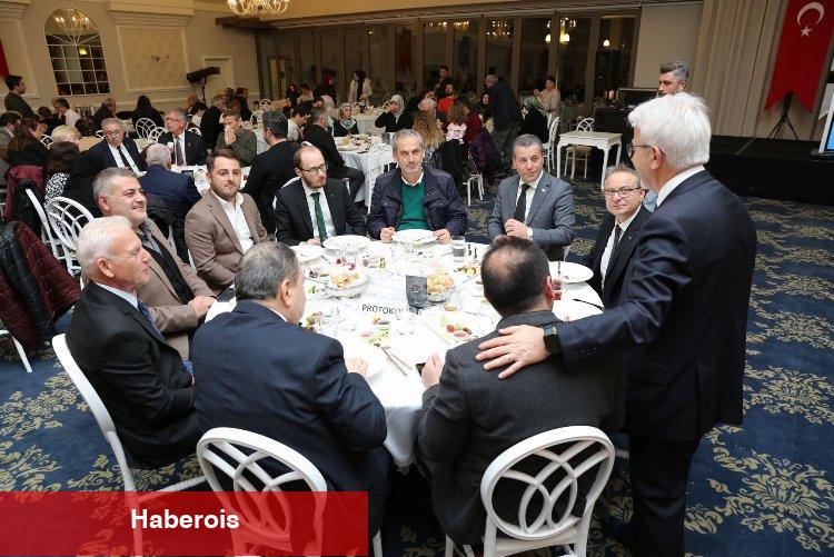 Mesut Şehitoğlu, şehit ailelerine kelam verdi