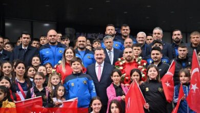 Milli güreşçiler Meclis'te