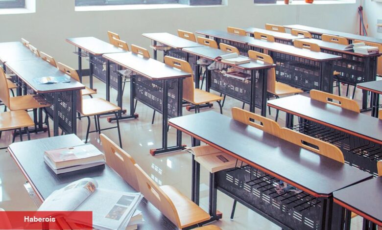 Öğrenciler çok sevinecek! Günlük ders saati sayısı 4’e düşüyor! - Haberois Öğrenciler çok sevinecek! Günlük ders saati sayısı 4’e düşüyor!