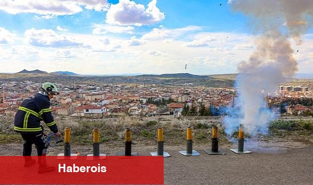 Ramazan Bayramı Dolayısıyla 11 Pare Top Atışı Yapıldı - Haberois Ramazan Bayramı Dolayısıyla 11 Pare Top Atışı Yapıldı
