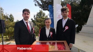 Rektör Budak, "Bu kutsal sancak, geçmişte düşmediği gibi gelecekte de asla düşmeyecek"