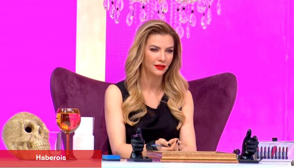 Seda Sayan'a Ivana Sert yorumu! Fiyasko dedi giydiği ayakkabıyı eleştirdi