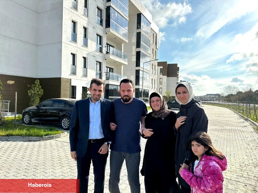 Selçuk Bayraktar ile eşi Sümeyye Erdoğan depremzede ziyaretinde bulundu