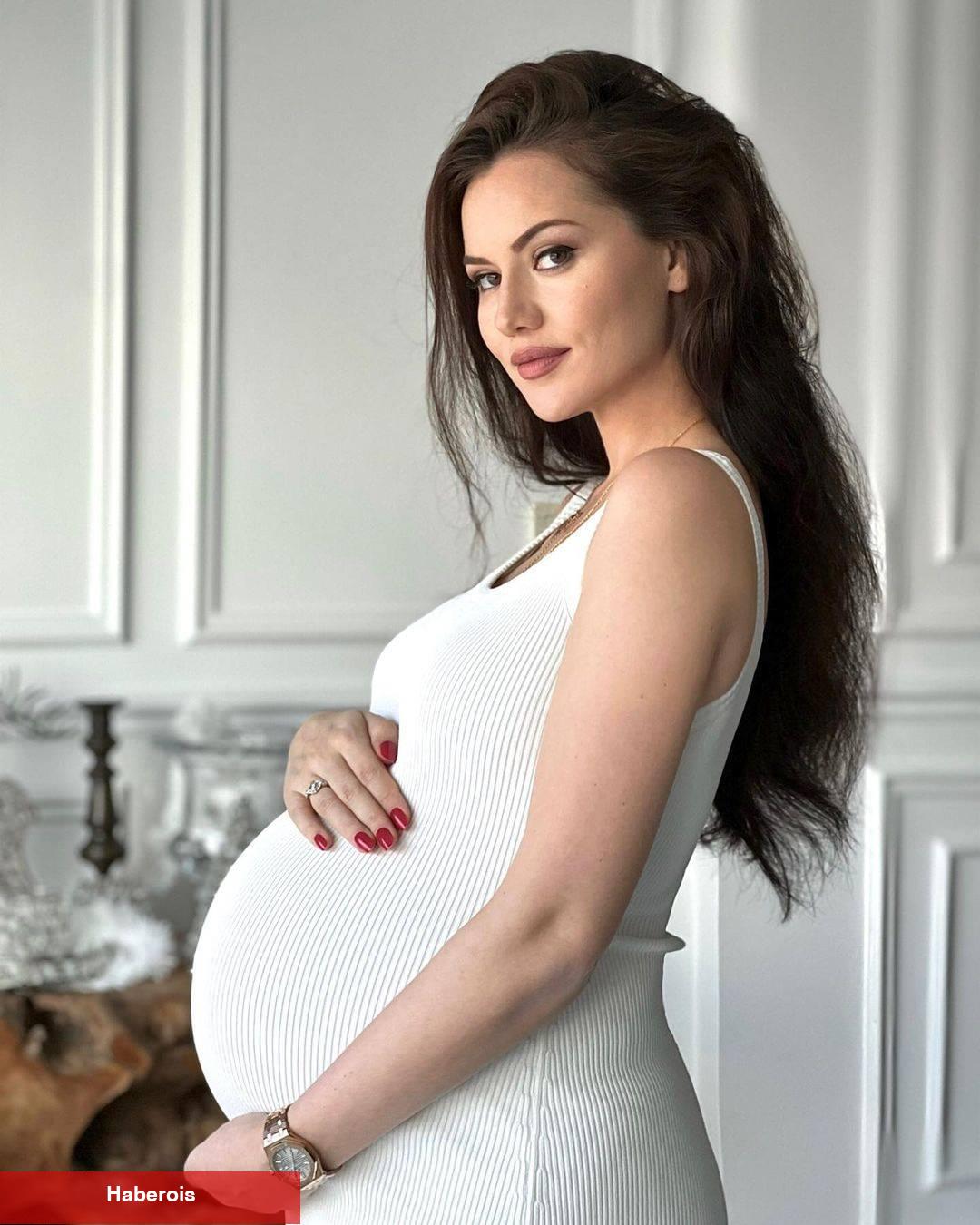 Taze anne Fahriye Evcen'den toplumsal medyayı yıkan Kerem bebek paylaşımı! İşte Kerem bebek...