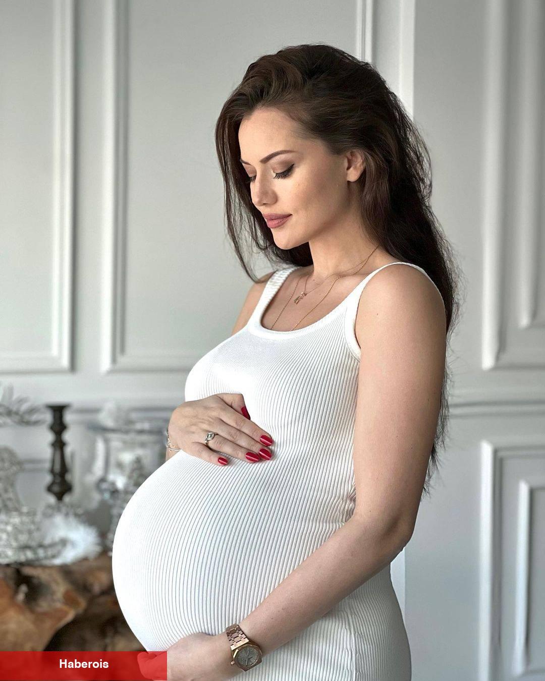 Taze anne Fahriye Evcen'den toplumsal medyayı yıkan Kerem bebek paylaşımı! İşte Kerem bebek...