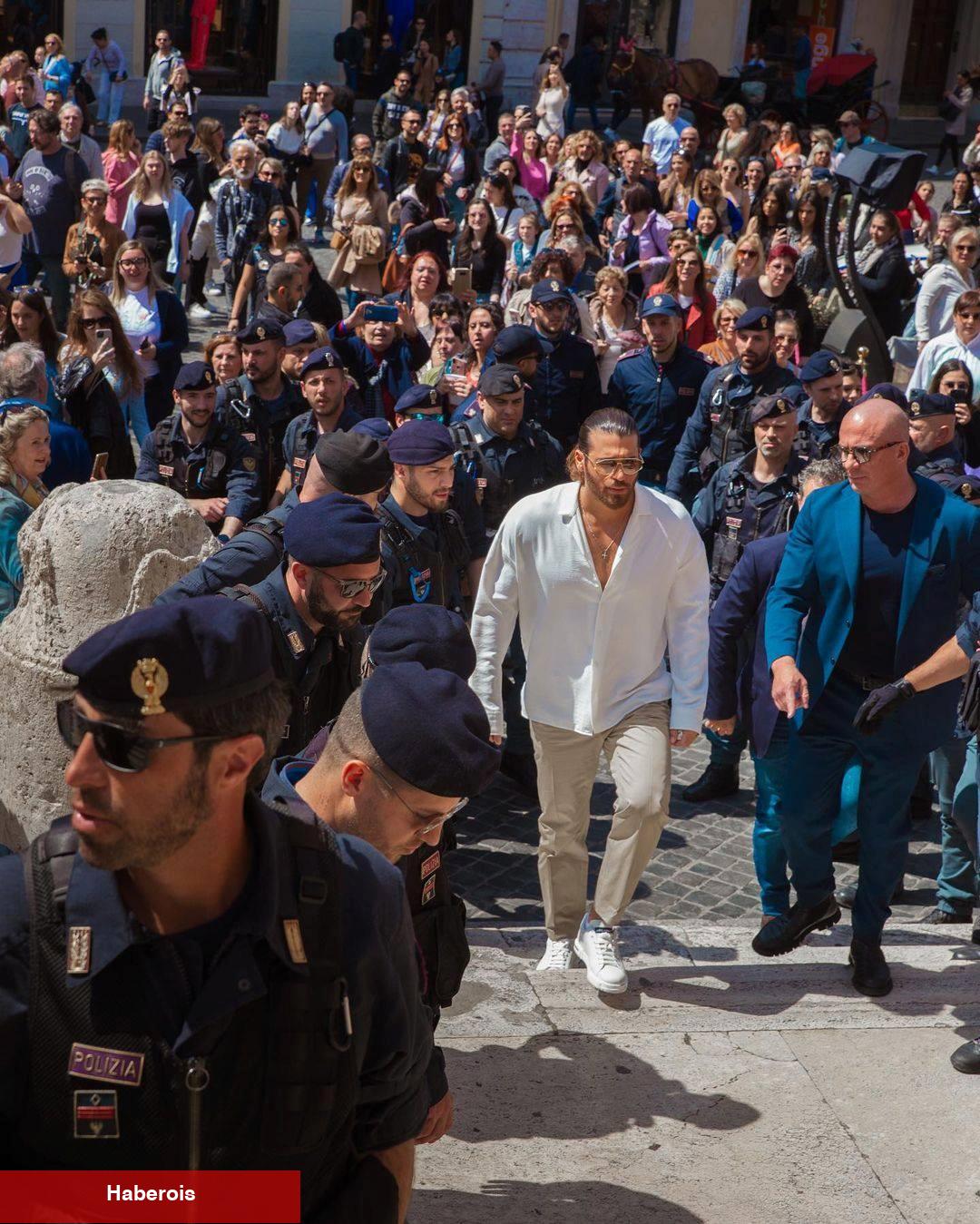 Türkiye'yi terk edip İtalya'da hayat süren 33 yaşındaki Can Yaman polis müdafaasıyla yürüdü!