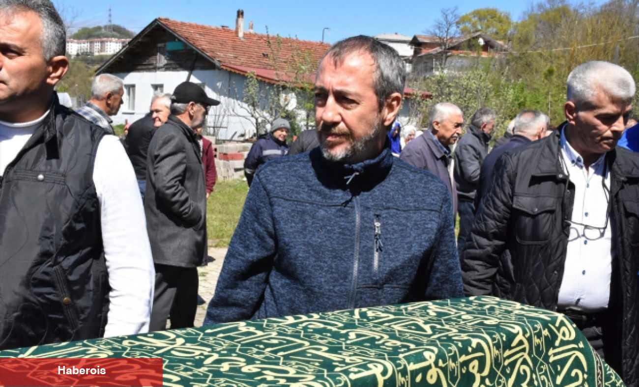 Ünlü oyuncu Şehsuvar Aktaş'ın babası ve üvey annesi son seyahatine uğurlandı!