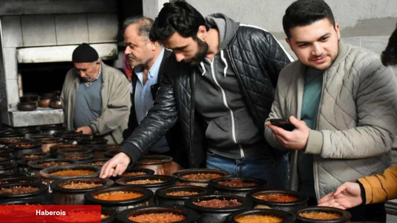 Üretimi 8 saat süren İskilip keşkeği iftar sofralarını şenlendiriyor!