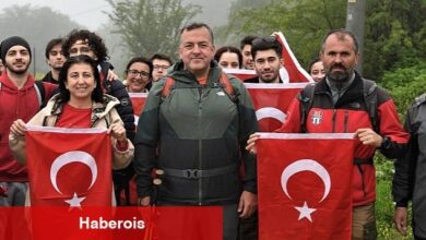 19 Mayıs'ı Uludağ'da yürüyüş yaparak kutladılar