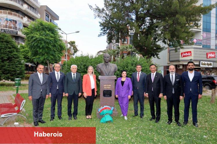Azeri milletvekillerinden İzmir çıkarması