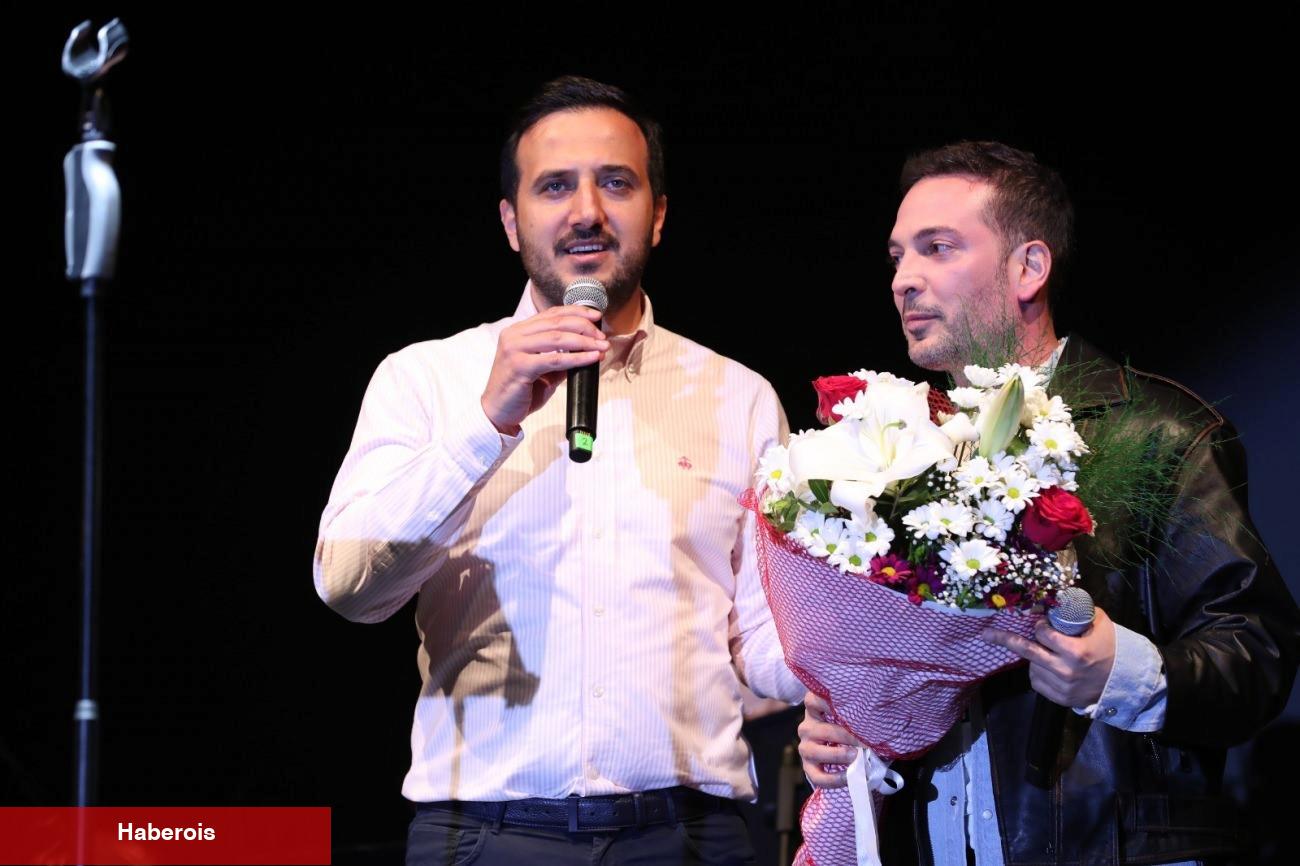 Bağcılar’da gençler, 19 Mayıs coşkusunu Oğuzhan Koç’la yaşadı! Abdullah Özdemir TOGG’la geldi