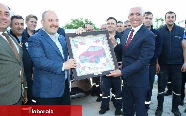 Bakan Varank'tan Marmarabirlik'e ziyaret... Asa'nın hediyesi 'Togg karosu' oldu - Haberois Bakan Varank'tan Marmarabirlik'e ziyaret... Asa'nın hediyesi 'Togg karosu' oldu
