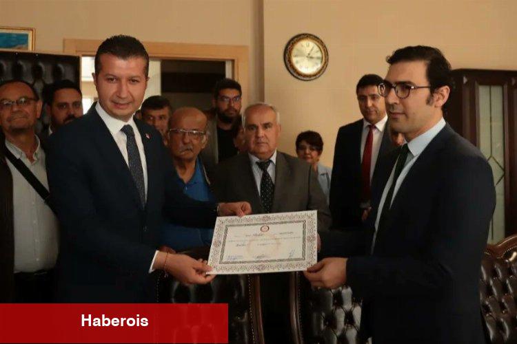 CHP'li vekil mazbatasını Burdur'da aldı