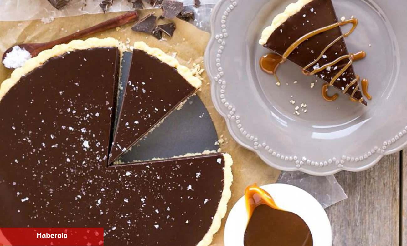 Çikolatalı bu pratik lezzete bayılacaksınız! Çikolatalı fındıklı tart kek tanımı?