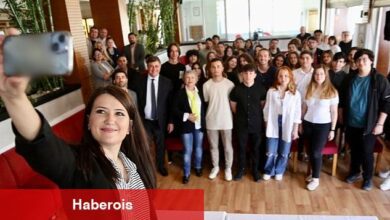 Cumhuriyet Halk Partisi Genel Başkan Yardımcısı ve İzmir 2. Bölge Milletvekili Adayı Gökçe Gökçen Karşıyaka'da gençlerle buluştu