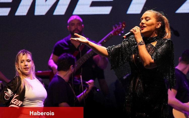 Demet Akalın 'rekor' kırdı! - Haberois Demet Akalın 'rekor' kırdı!