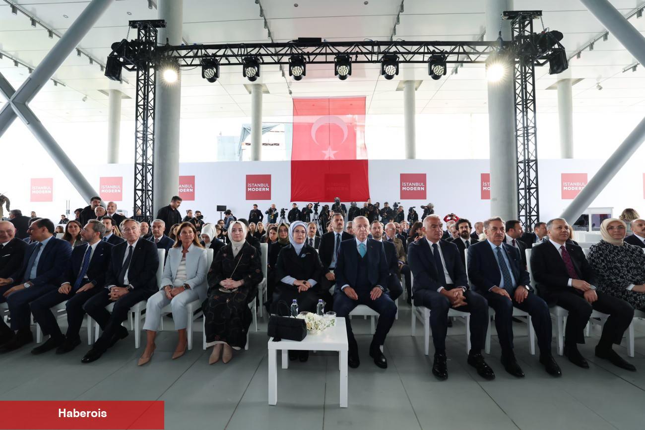 Emine Erdoğan İstanbul Modern'in yeni binasından duyurdu: Güzel olmasını diliyorum!