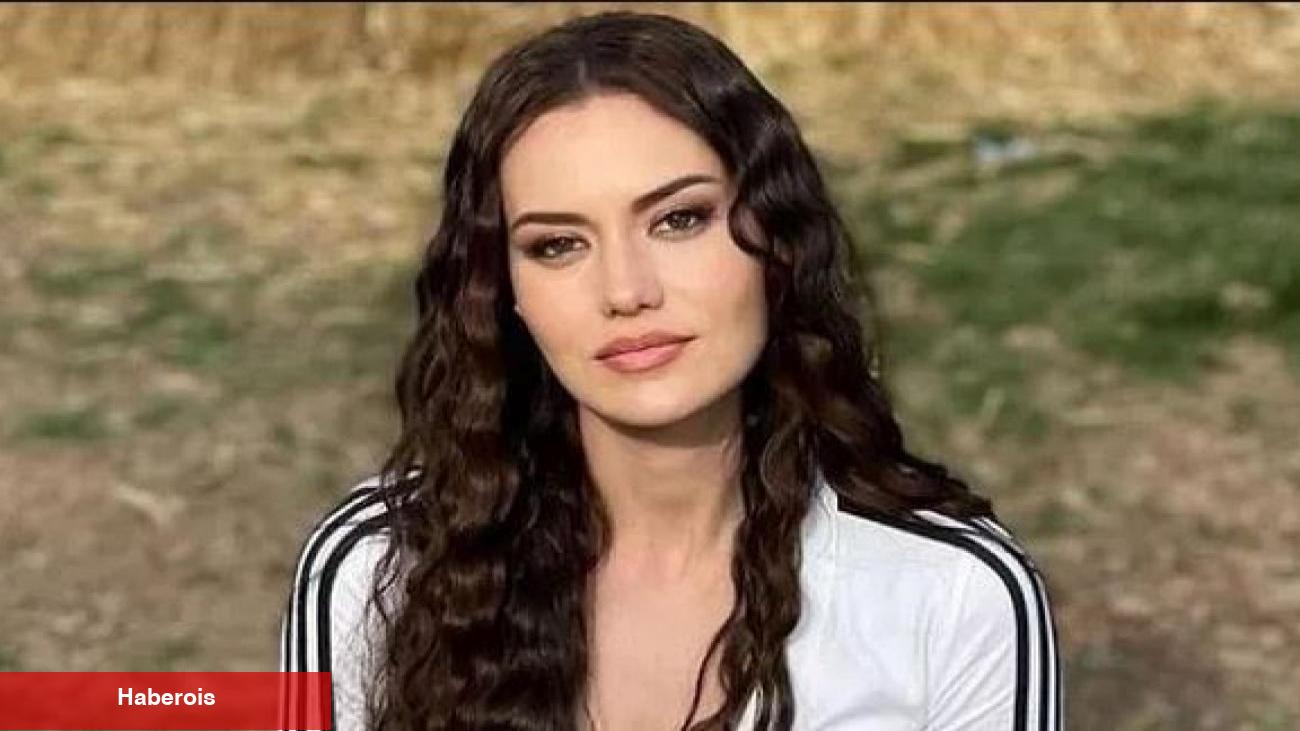 Fahriye Evcen'den oğlu Karan ile tenis şov!