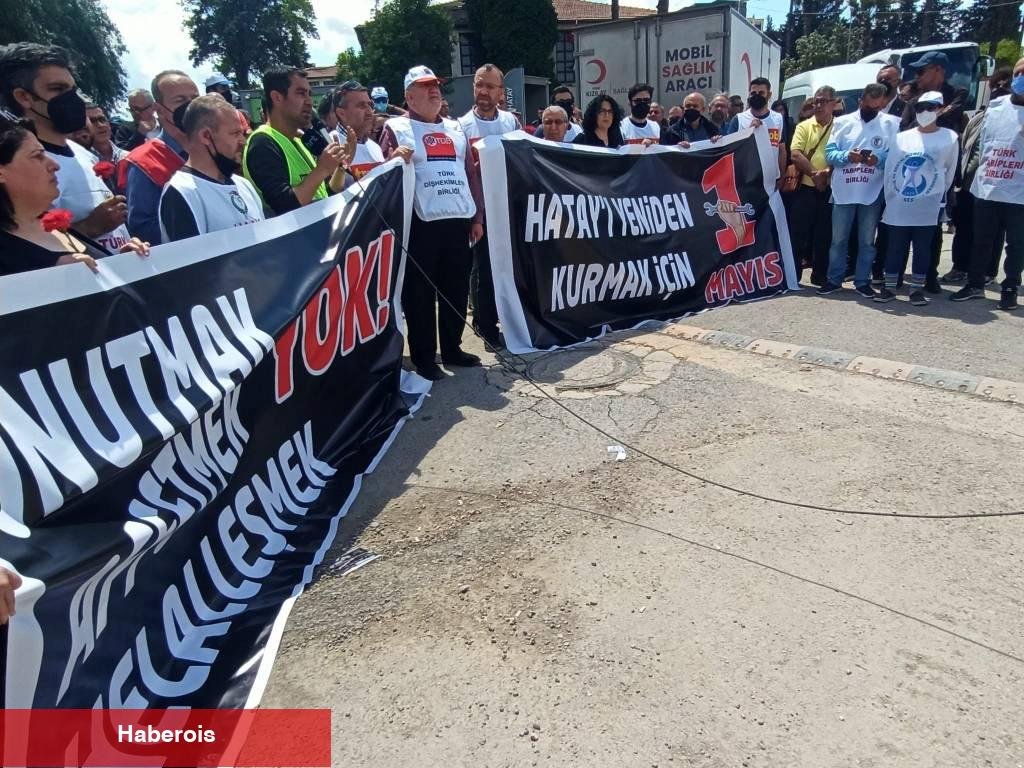 Hatay’da Anma: 1 Mayıs İçin Karanfiller Asi Nehrine Bırakıldı!