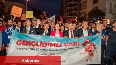 İzmir'de 19 Mayıs coşkusu meydanlara sığmadı