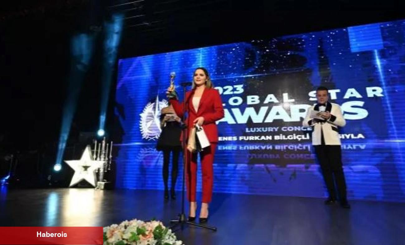 Kanal 7'ye ödül yağdı! Gamze Uyguntürk'e "En Başarılı Bayan Muhabir"i mükafatı verildi