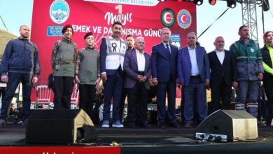 Kayseri protokolü konserde halkla buluştu